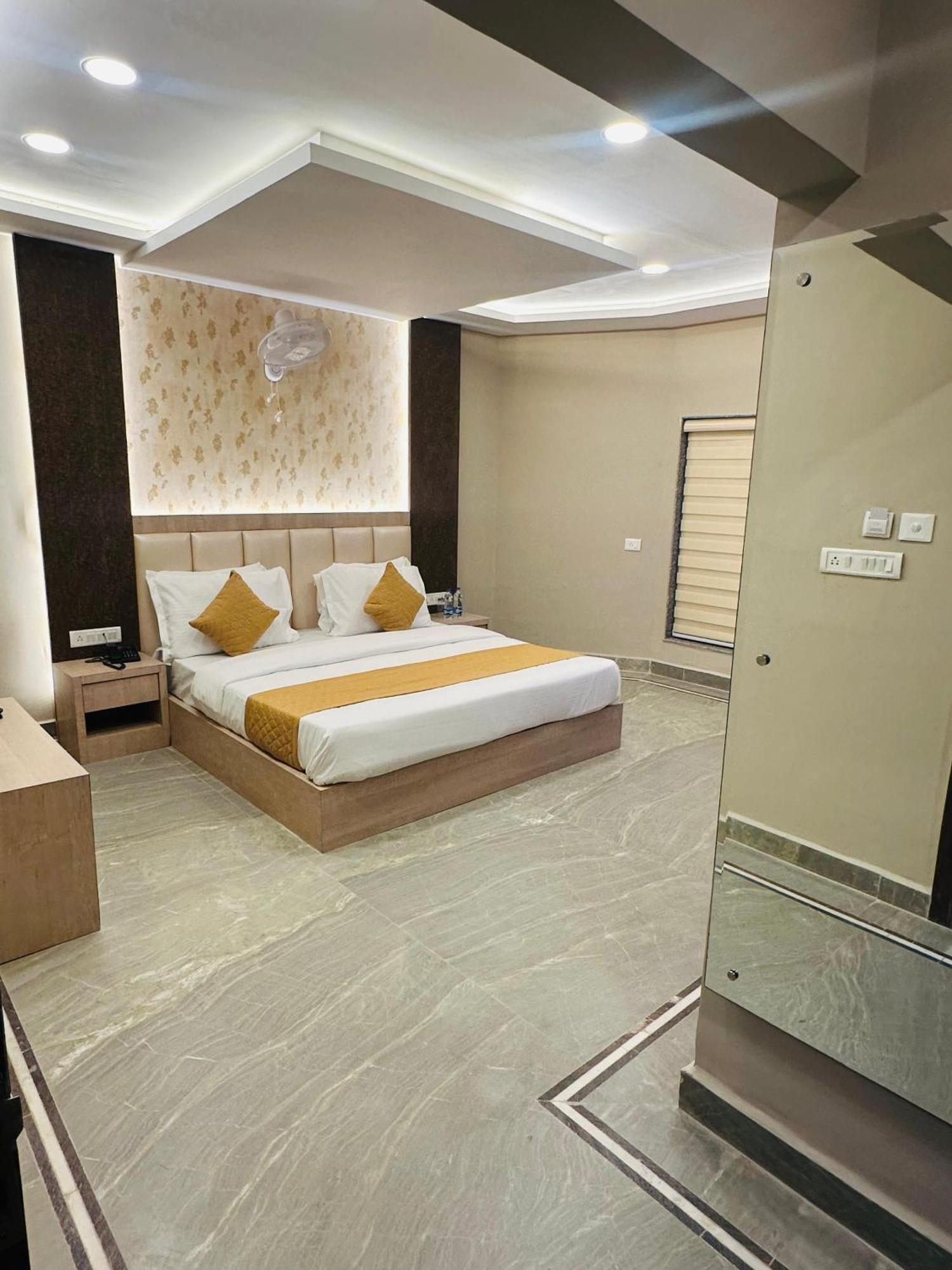Hotel The Grand Agastya Kaohni Eksteriør billede